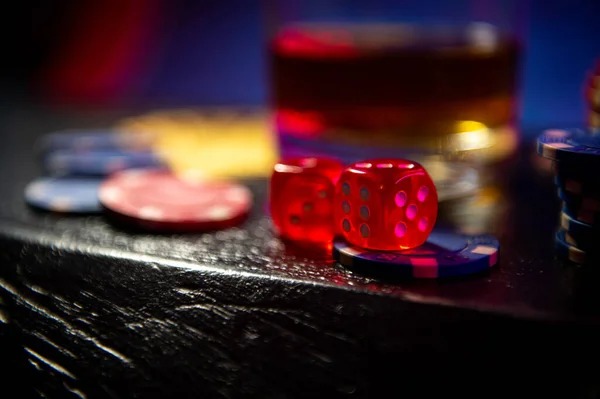 Live dealer shuffling dominoes at a login wwtoto2 studio